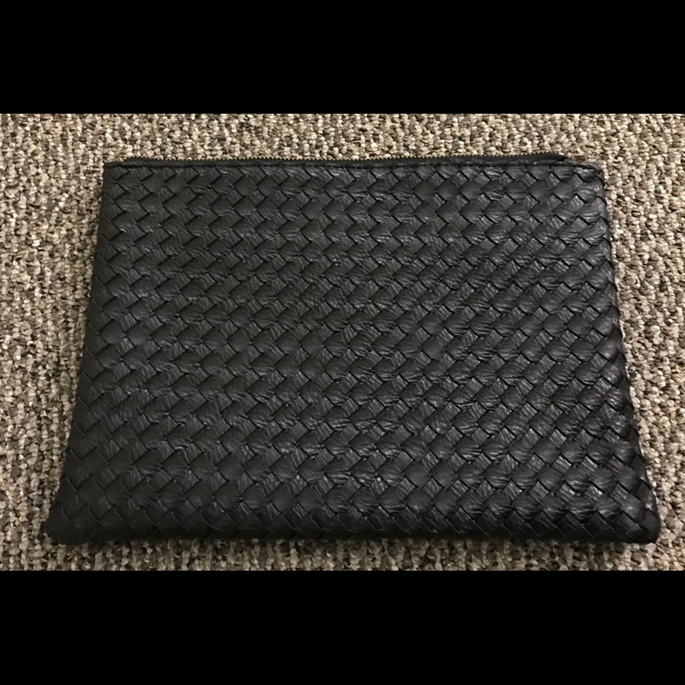 Weaven clutch
